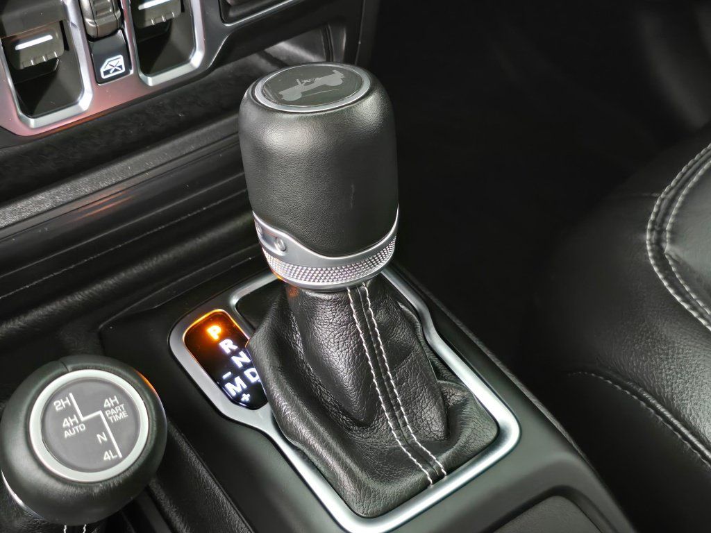 Used 2023 Jeep Wrangler Unlimited Sahara AWD/4WD image 33