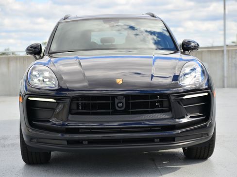 Certified 2026 Porsche Macan AWD/4WD image 6
