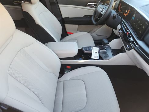 New 2026 Kia Sportage EX w/ EX Panorama Roof Package image 12