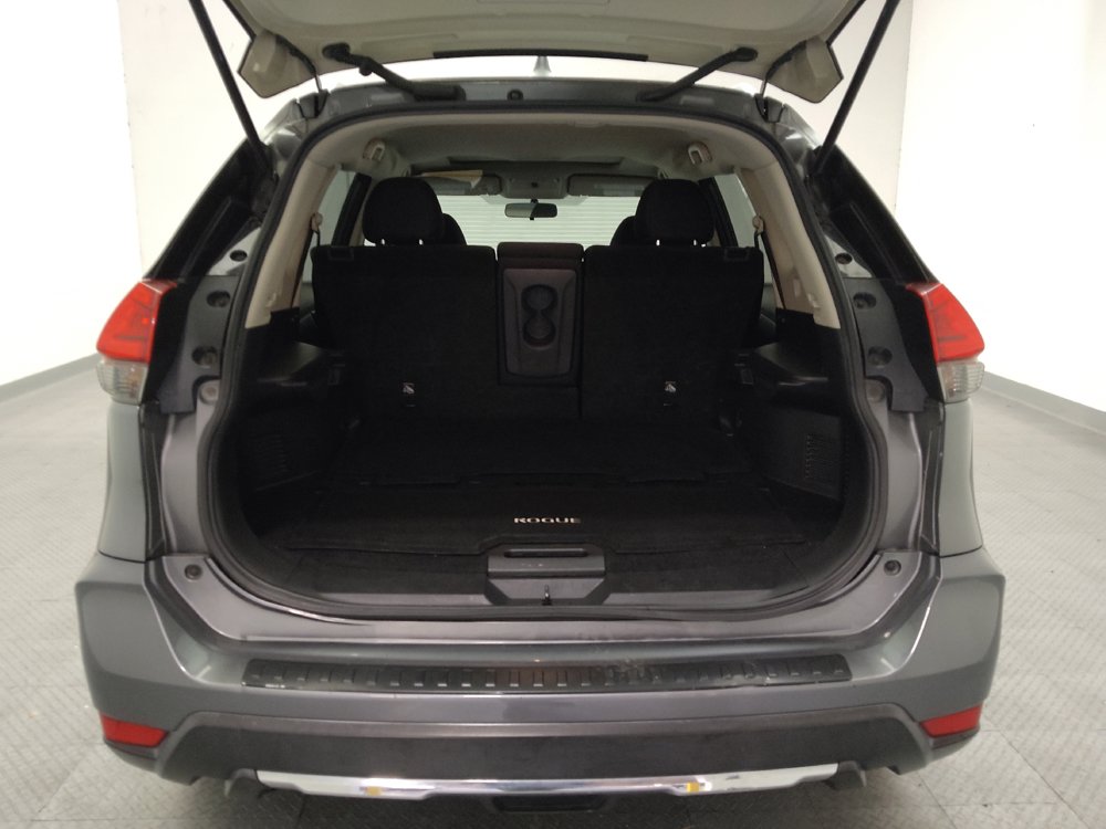 Used 2017 Nissan Rogue SV FWD image 29