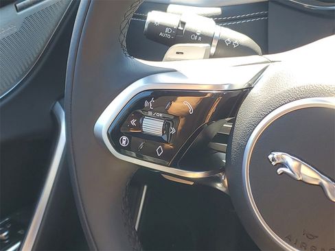 Used 2025 Jaguar F-PACE R-Dynamic S image 15