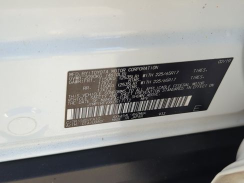 Used 2019 Toyota RAV4 XLE w/ Convenience Package AWD/4WD image 2