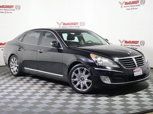 Used 2013 Hyundai Equus Signature RWD image 2