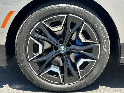 Used 2023 BMW iX xDrive50 w/ Sport Package AWD/4WD image 38