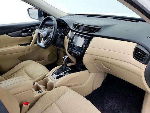 Used 2019 Nissan Rogue SV FWD image 24
