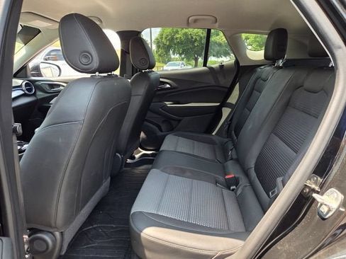 Used 2024 Chevrolet Trax LT FWD image 11