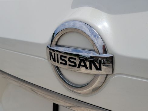 Used 2018 Nissan Rogue SV FWD image 6