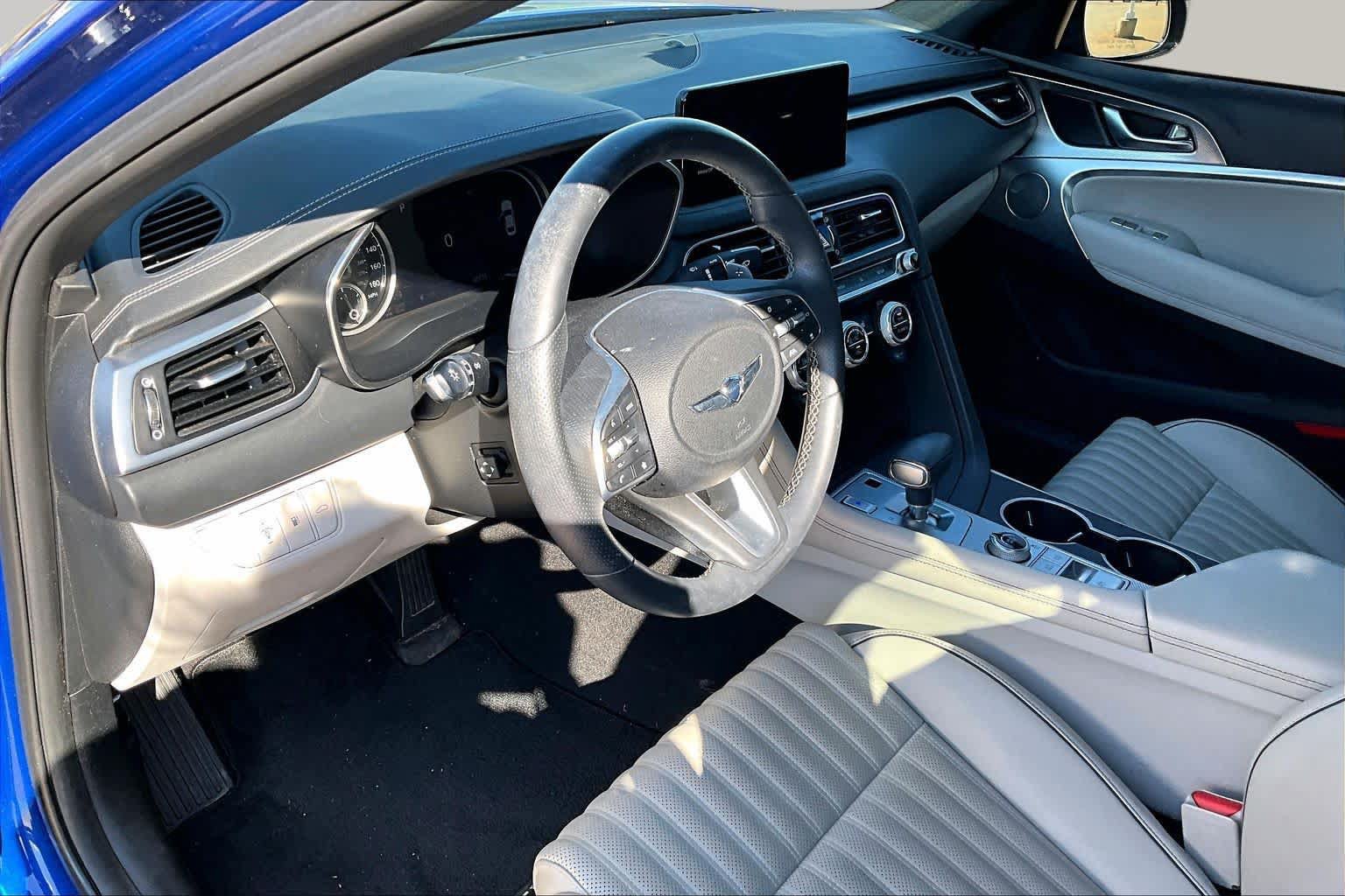 Used 2022 Genesis G70 2.0T w/ Prestige Package RWD image 17