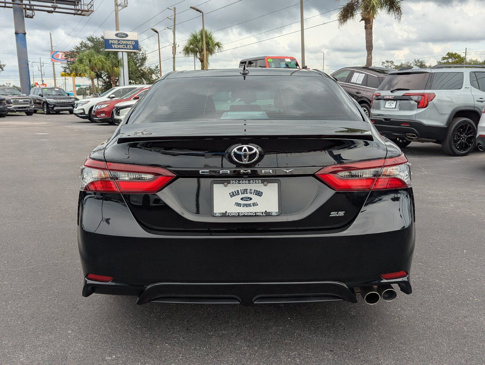 Used 2024 Toyota Camry SE w/ Convenience Package FWD image 6