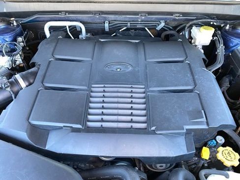 Used 2017 Subaru Outback 3.6R Touring AWD/4WD image 26