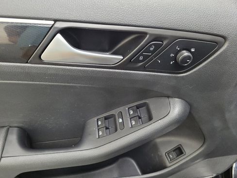 Used 2018 Volkswagen Jetta Sport FWD image 27