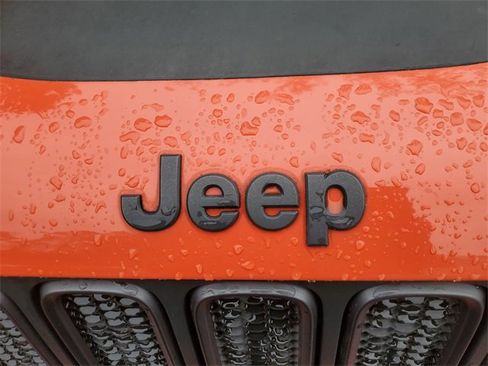 Used 2015 Jeep Renegade Trailhawk image 10