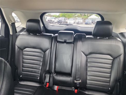 Certified 2017 Ford Edge SEL w/ Equipment Group 201A image 18