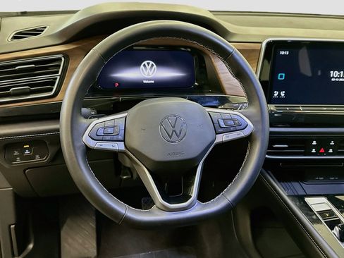 Used 2025 Volkswagen Atlas SE AWD/4WD image 18