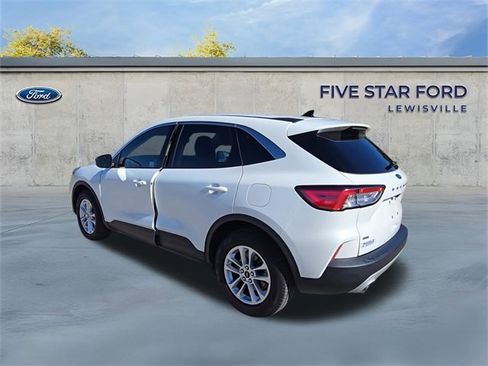 Used 2020 Ford Escape SE image 6