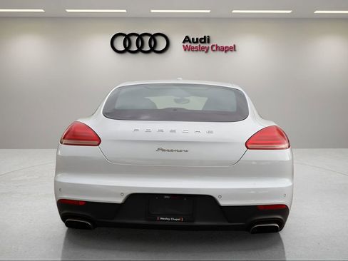 Used 2016 Porsche Panamera 4 image 4
