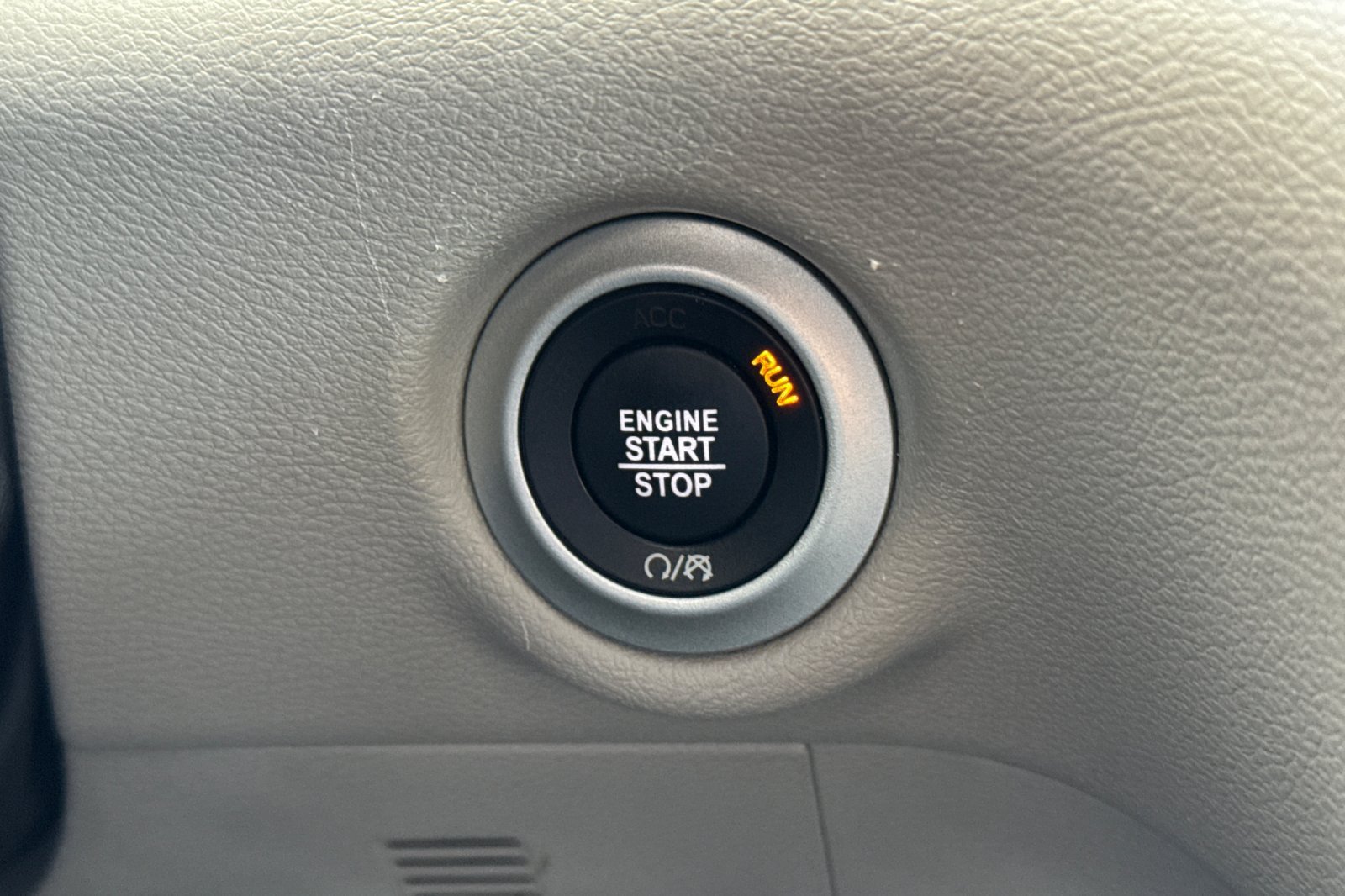 Used 2023 Chrysler Pacifica Touring-L FWD image 33