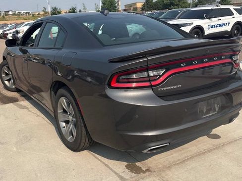 Used 2016 Dodge Charger SXT w/ Navigation & Travel Group RWD image 3