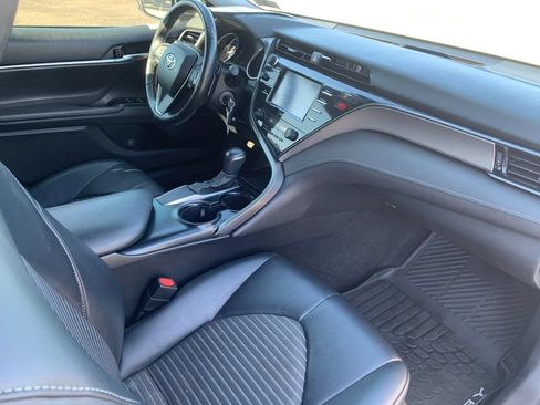 Used 2020 Toyota Camry SE FWD image 18