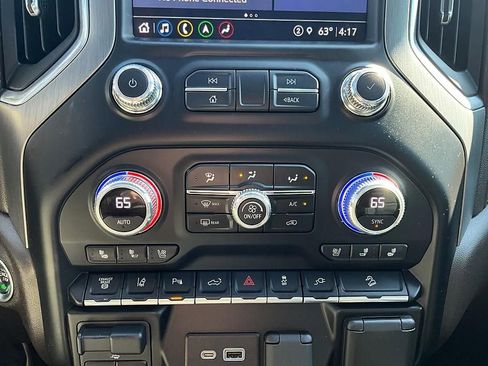 Used 2022 GMC Sierra 2500 Denali w/ Denali Ultimate Package AWD/4WD image 28