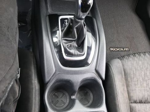 Used 2018 Nissan Rogue SV AWD/4WD image 15