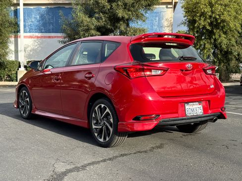 Certified 2018 Toyota Corolla iM image 9