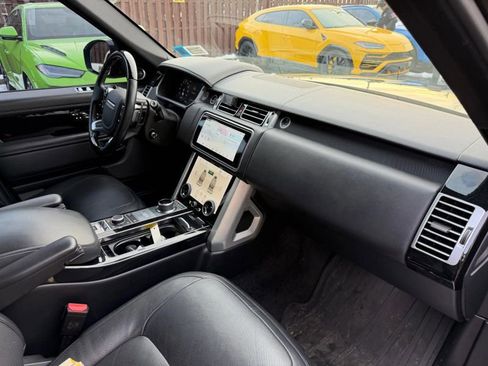Used 2020 Land Rover Range Rover HSE image 31