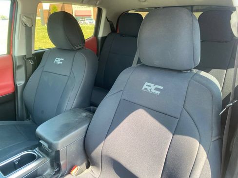 Used 2021 Toyota Tacoma SR5 w/ Technology Package AWD/4WD image 10