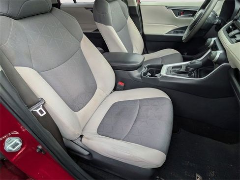 Used 2019 Toyota RAV4 XLE image 36