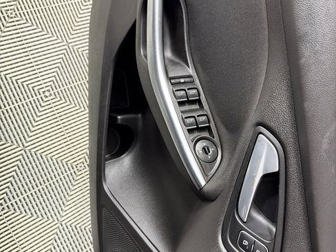 Used 2018 Ford Focus ST image 12