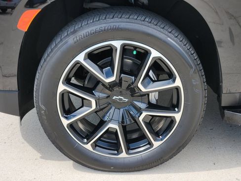 Used 2024 Chevrolet Suburban RST w/ Luxury Package AWD/4WD image 13