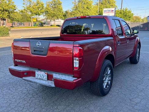 Used 2012 Nissan Frontier SV w/ Sport Appearance Pkg RWD image 2