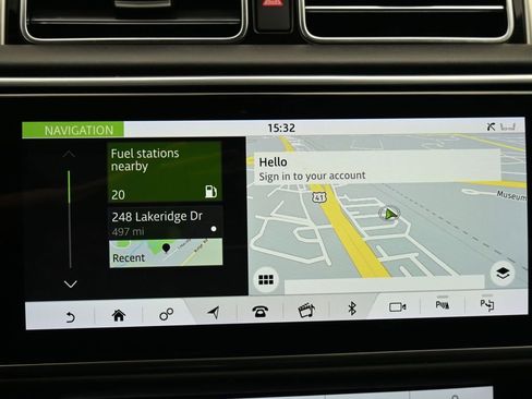 Used 2020 Land Rover Range Rover HSE image 14