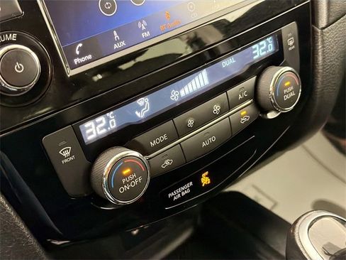 Used 2020 Nissan Rogue S image 15