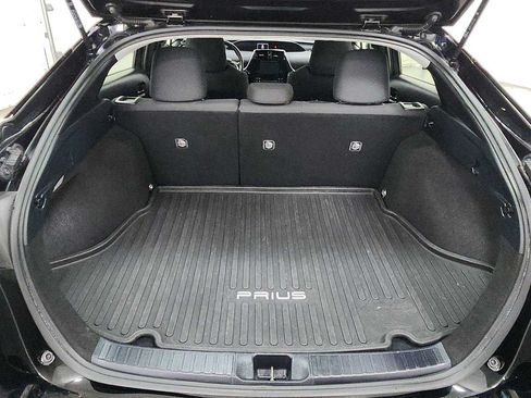 Certified 2018 Toyota Prius Three FWD image 27