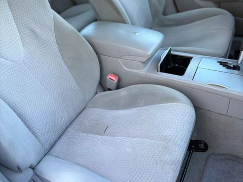 Used 2011 Toyota Camry LE FWD image 15