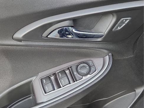 Used 2022 Chevrolet Malibu LS image 13