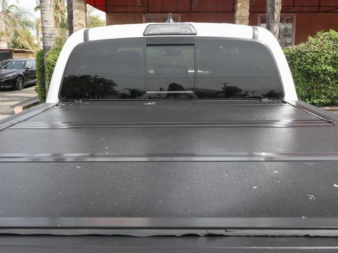 Used 2017 Toyota Tacoma TRD Pro AWD/4WD image 8