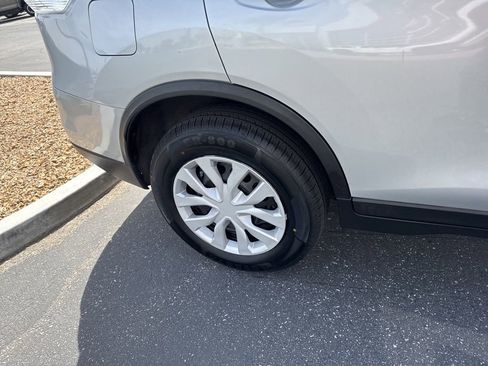 Used 2016 Nissan Rogue S AWD/4WD image 21