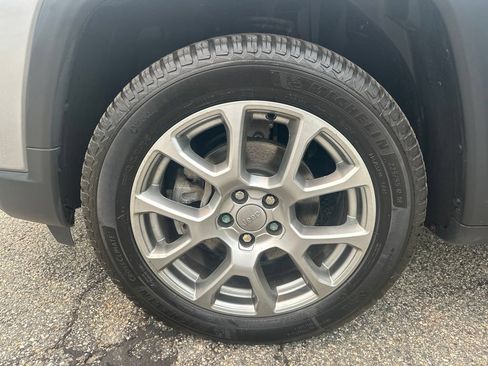 Used 2022 Jeep Compass Latitude AWD/4WD image 31