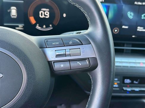 Used 2025 Hyundai Kona SEL image 22