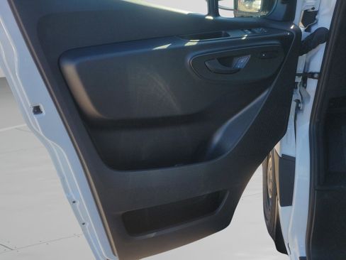 Used 2025 Mercedes-Benz Sprinter 2500 image 25