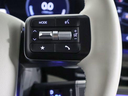 Certified 2025 Hyundai Santa Fe Limited image 48