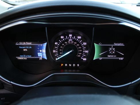 Used 2017 Ford Fusion SE w/ Fusion SE Technology Package image 37