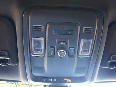 Used 2021 Chevrolet Tahoe Z71 image 16