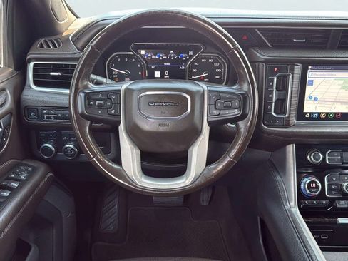 Used 2021 GMC Yukon Denali w/ Denali Premium Package AWD/4WD image 12