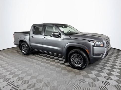 Used 2026 Nissan Frontier SV w/ SV Convenience Package RWD image 3