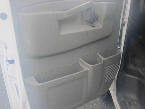 Used 2021 GMC Savana 2500 w/ Driver Convenience Package RWD image 5