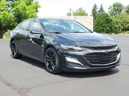 Used 2022 Chevrolet Malibu LT w/ Midnight Edition FWD image 2
