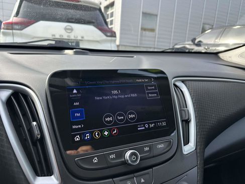 Used 2023 Chevrolet Malibu LT image 21